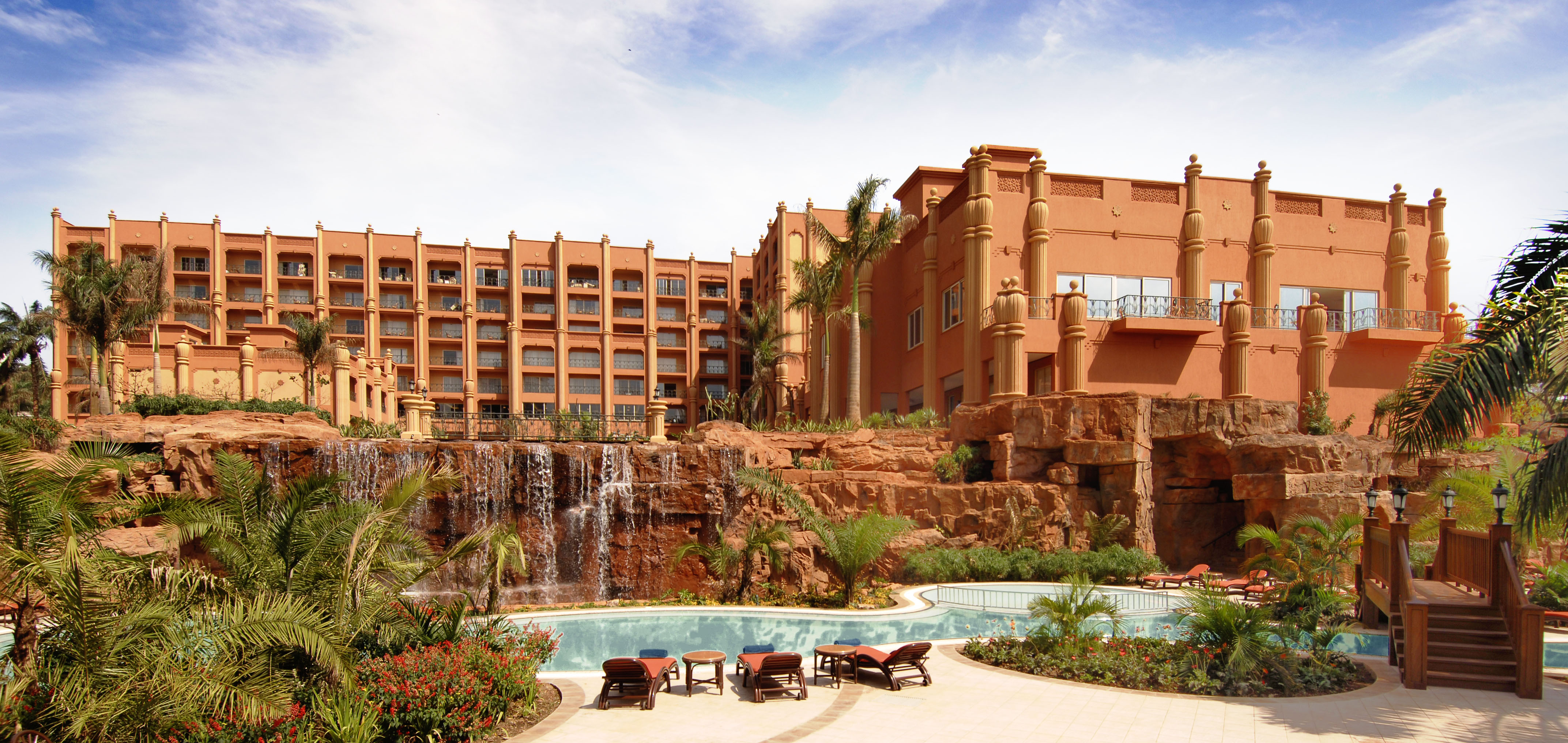Serena Hotel 